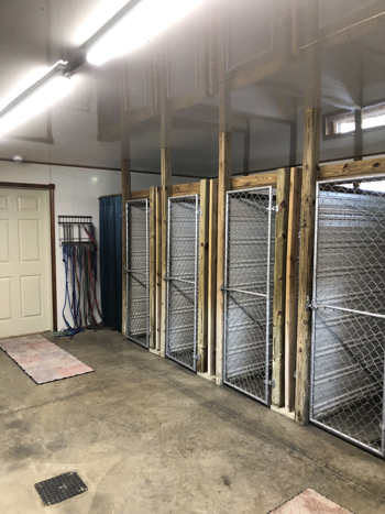 entrance to bow wow's boutique located in Atwater Ohio